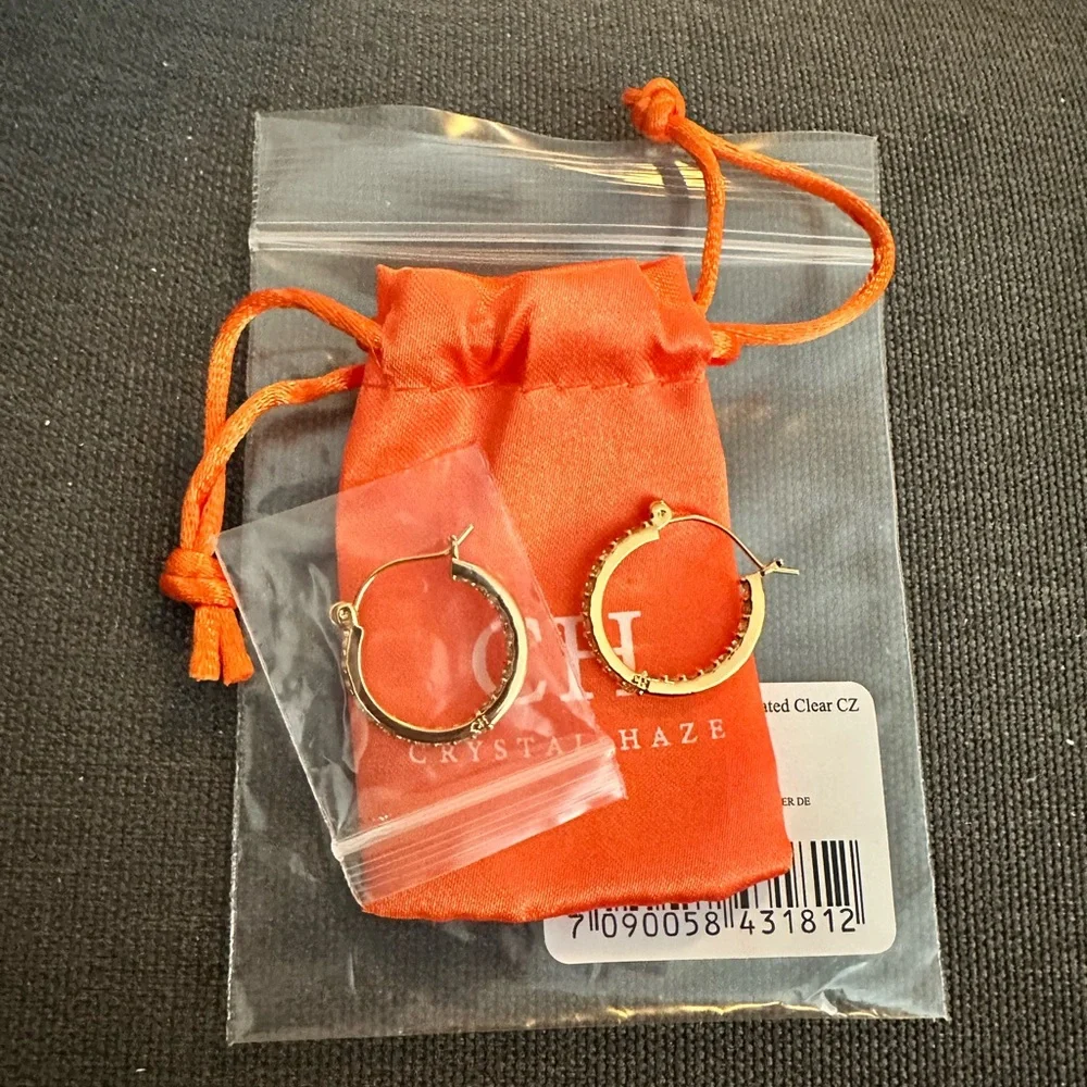 Crystal Haze Mini Serena Hoops - 18k gold plated - Picture 6 of 6